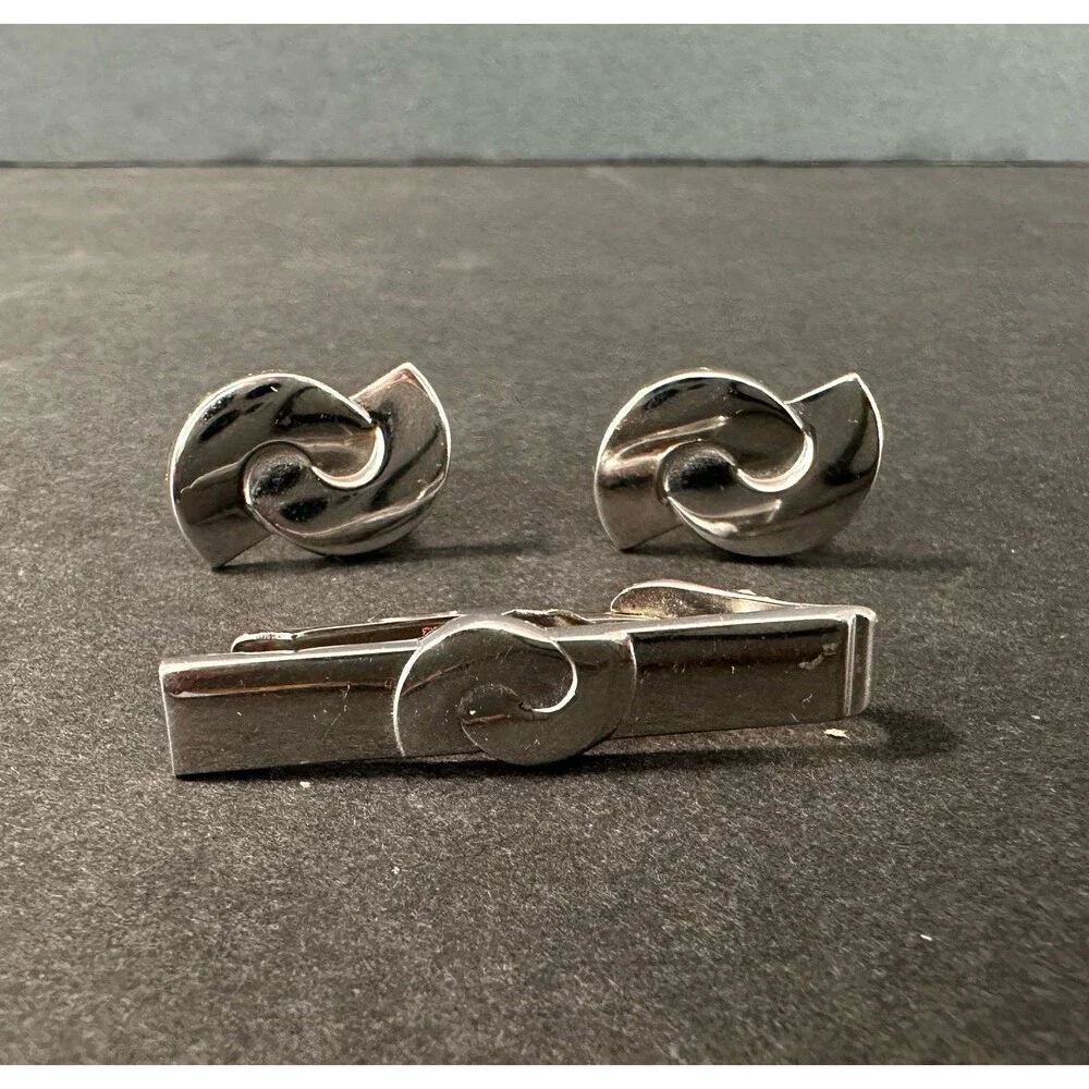 Vintage 1960s Men’s Swank Silver Tone Metal Cufflinks and Tie Clasp Set